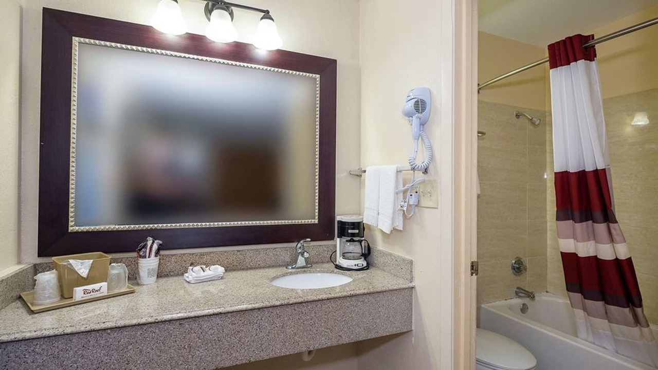 Photo of Bathroom in National Gardens