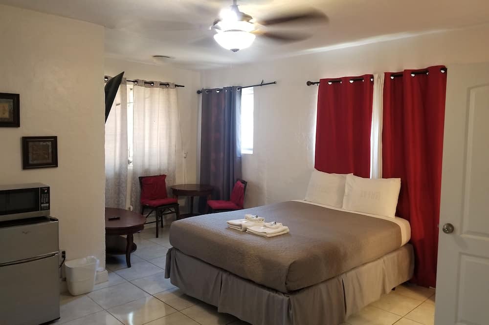 Photo of Bedroom in Dania Beach