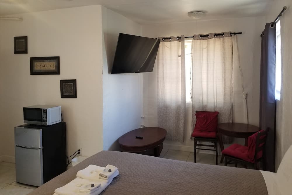 Photo of Bedroom in Dania Beach