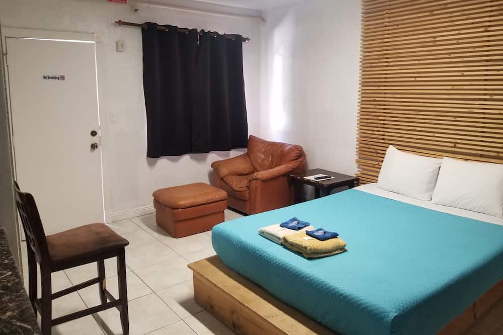 Photo of Bedroom in Dania Beach