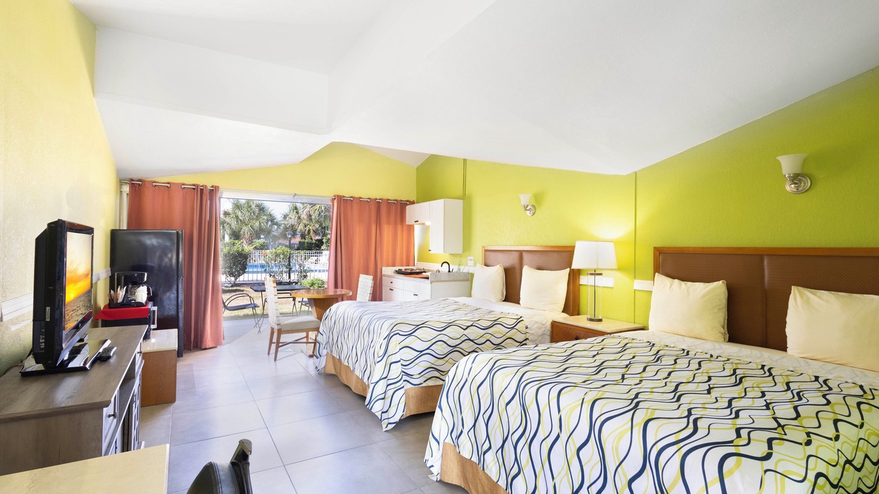 Photo of Bedroom in Warm Mineral Springs