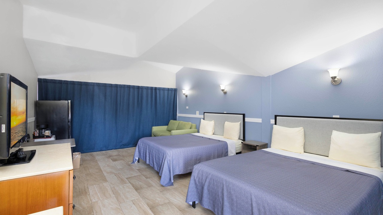 Photo of Bedroom in Warm Mineral Springs