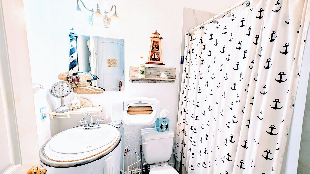 Photo of Bathroom in New Smyrna Beach