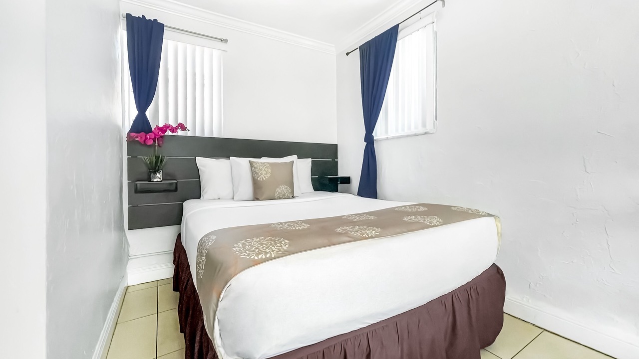 Photo of Bedroom in Hollywood