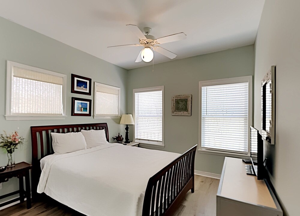 Photo of Bedroom in Miramar Beach