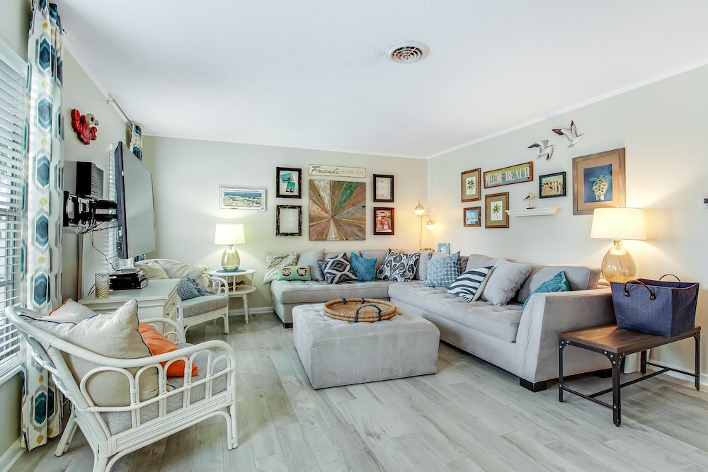 Photo of Livingroom in Holmes Beach