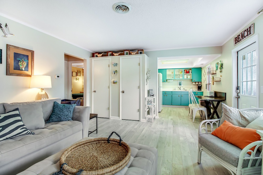 Photo of Livingroom in Holmes Beach