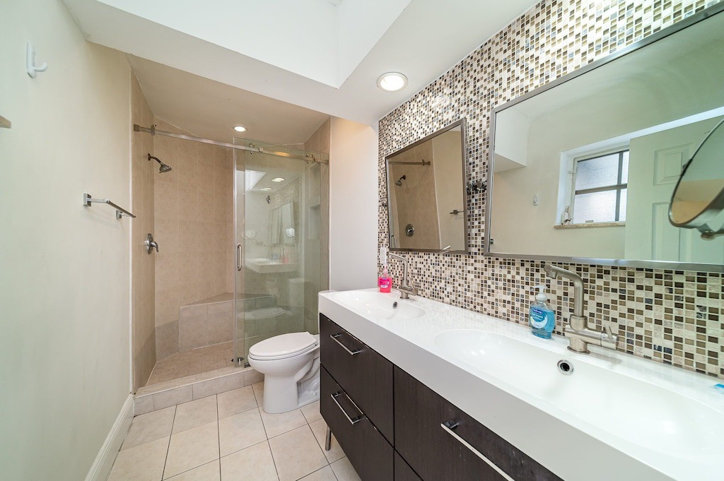 Photo of Bathroom in Ojus