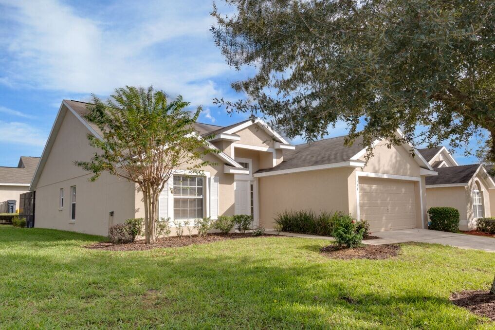 Photo of Buildings in Florida Pines