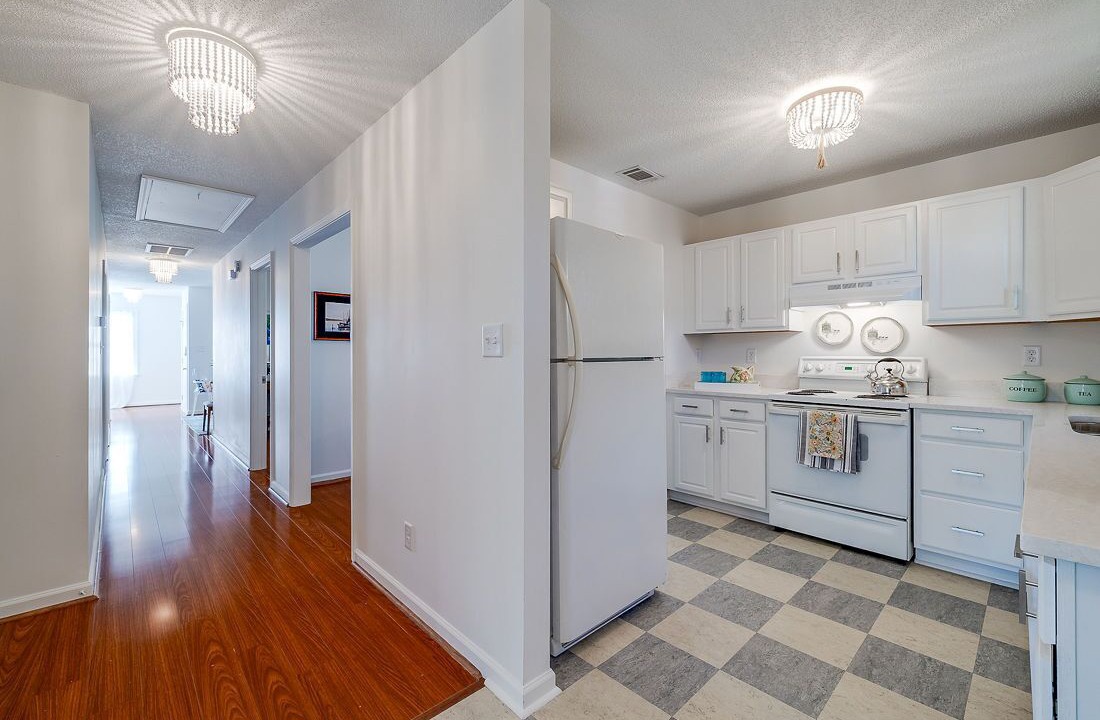 Photo of Kitchen in Beach Institute