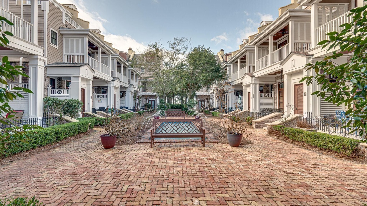 Photo of Patio Balcony in Baytowne Wharf