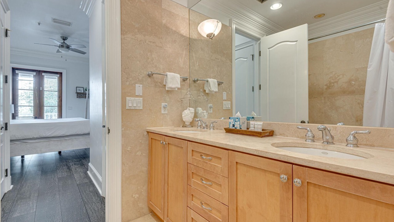 Photo of Bathroom in Baytowne Wharf