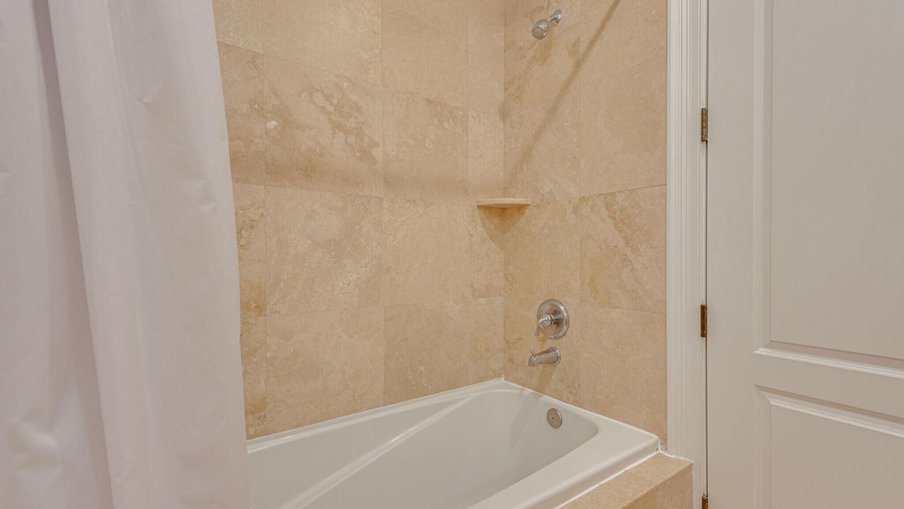 Photo of Bathroom in Baytowne Wharf