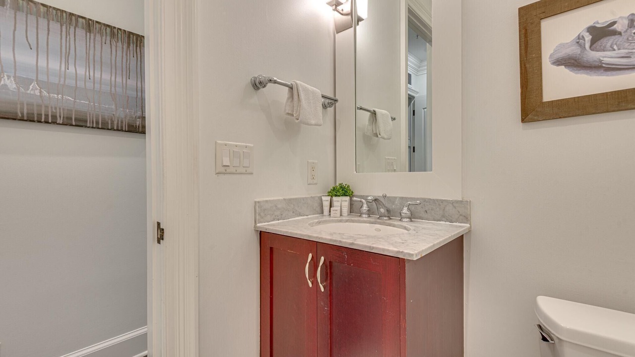 Photo of Bathroom in Baytowne Wharf