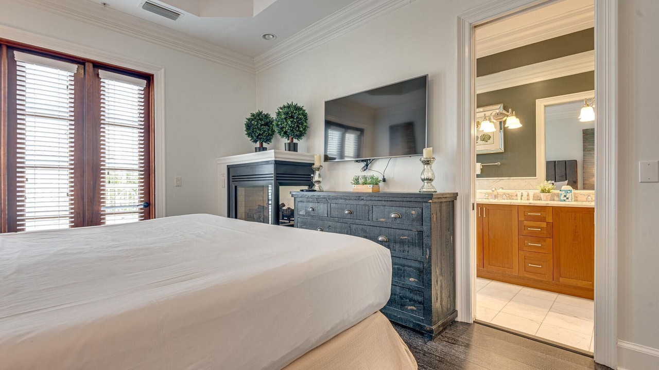 Photo of Bedroom in Baytowne Wharf