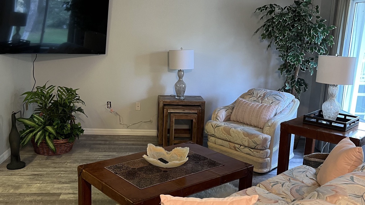 Photo of Livingroom in Bayview