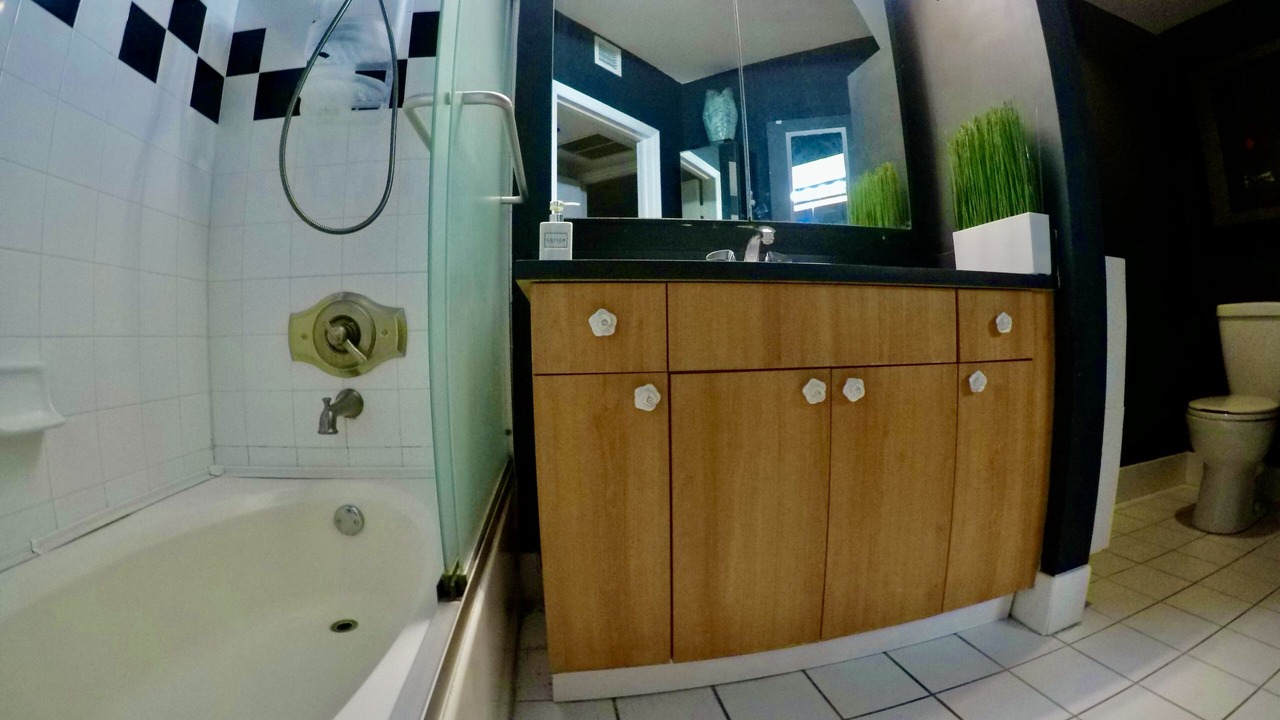Photo of Bathroom in West Avenue