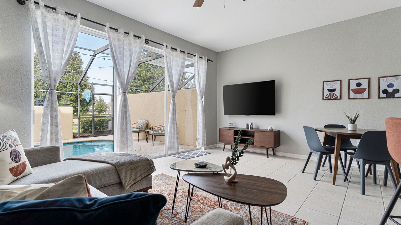 Photo of Livingroom in Crestwynd Bay