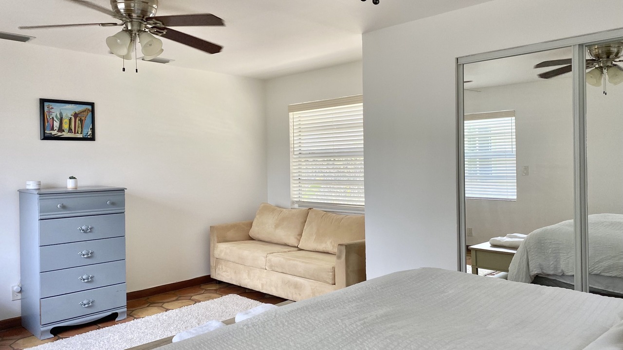 Photo of Bedroom in East Ocean Ave
