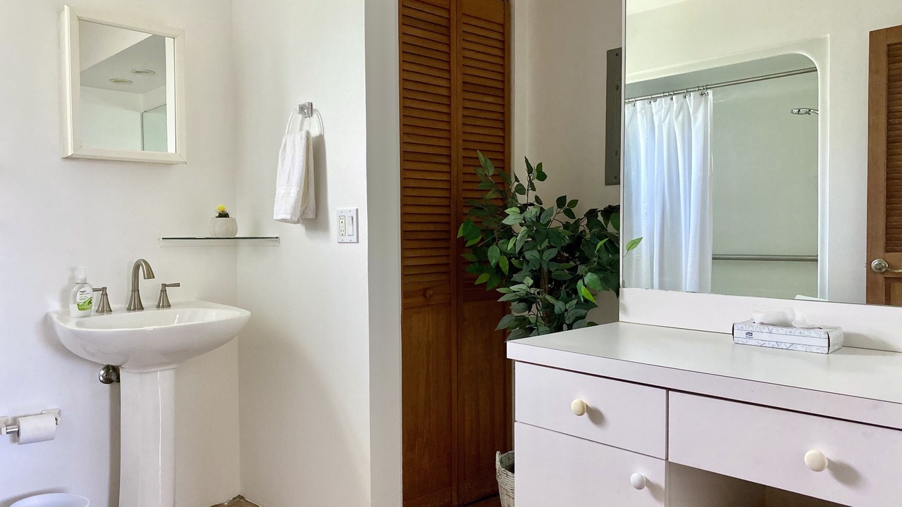 Photo of Bathroom in East Ocean Ave