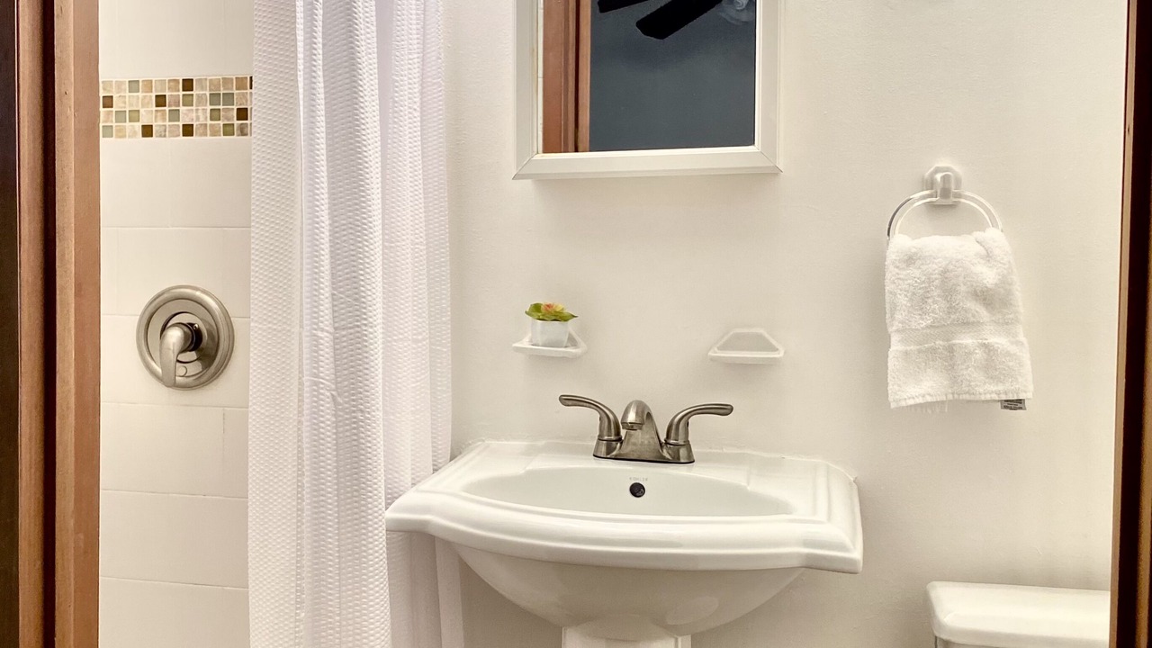 Photo of Bathroom in East Ocean Ave