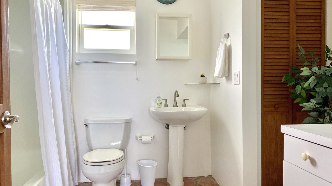 Photo of Bathroom in East Ocean Ave