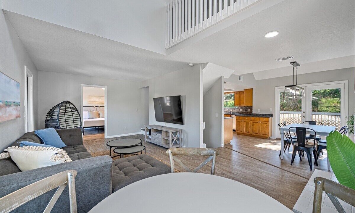 Photo of Bedroom in Crystal Beach