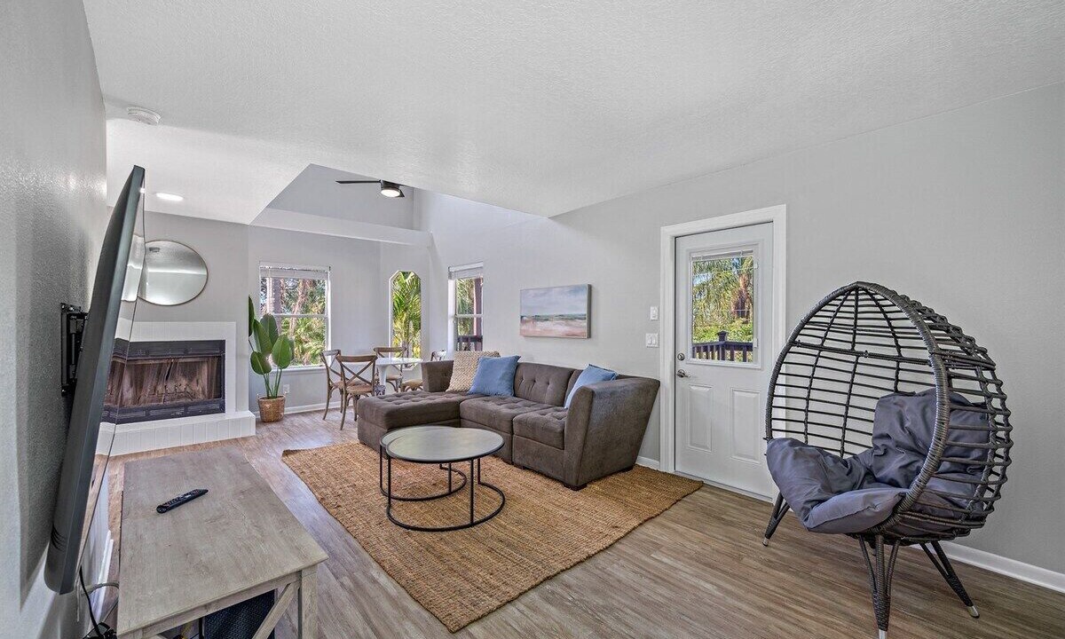 Photo of Bedroom in Crystal Beach