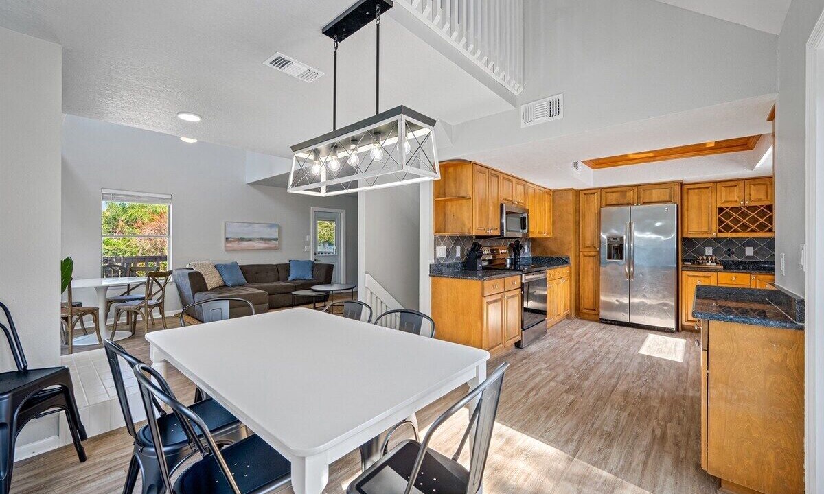Photo of Bedroom in Crystal Beach