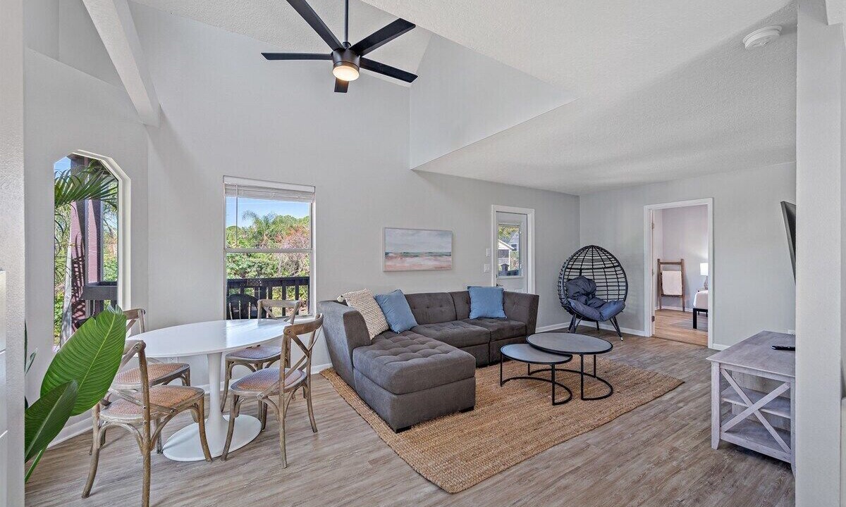Photo of Bedroom in Crystal Beach