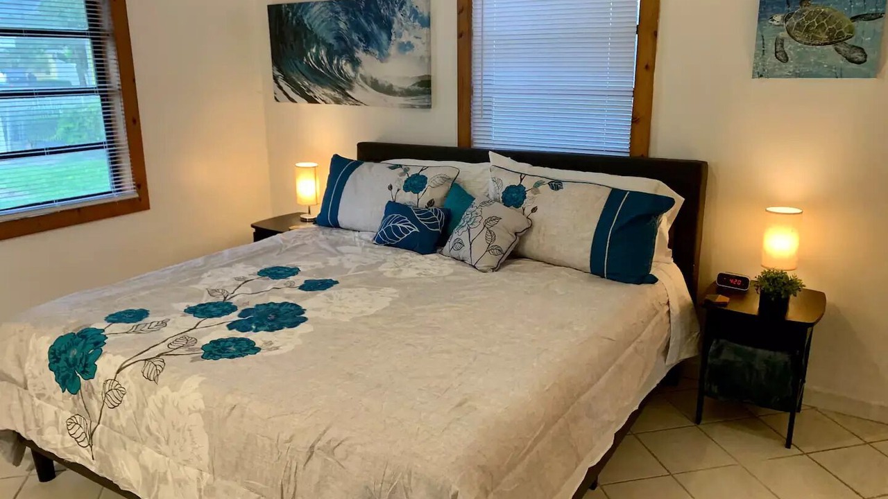 Photo of Bedroom in East Ocean Ave