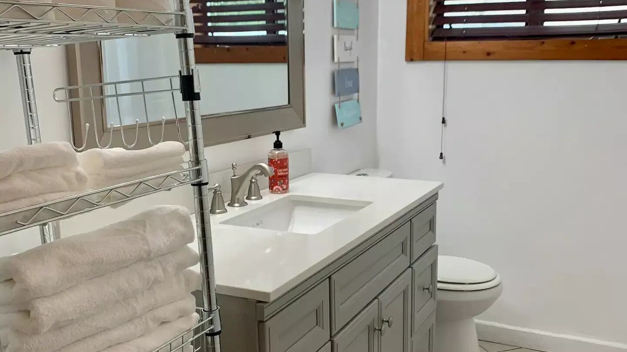 Photo of Bathroom in East Ocean Ave