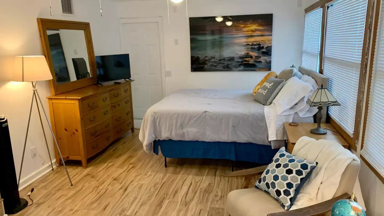 Photo of Bedroom in East Ocean Ave