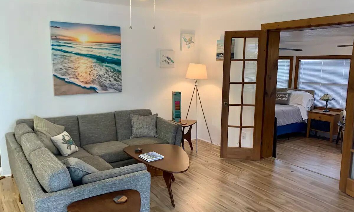Photo of Livingroom in East Ocean Ave