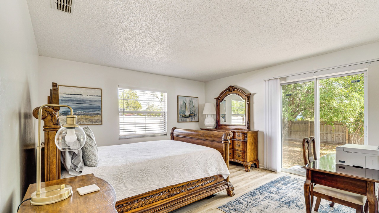 Photo of Bedroom in Silver Springs Shores