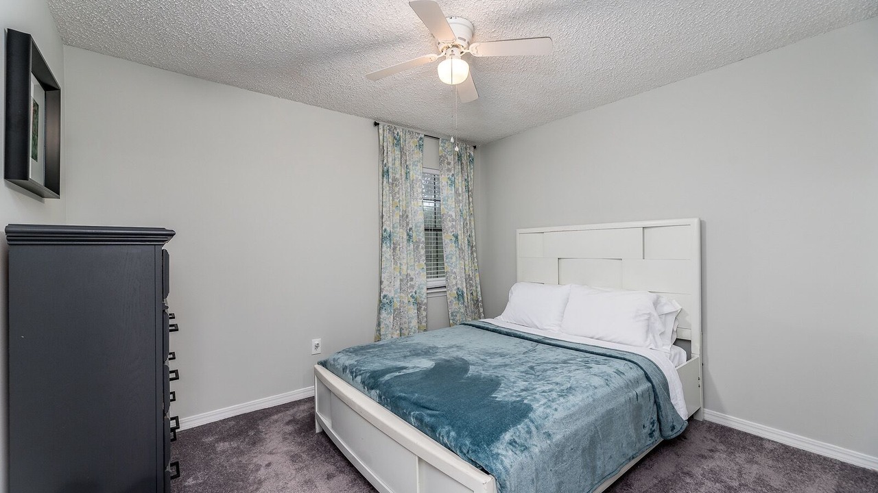 Photo of Bedroom in Beacon Hills and Harbour