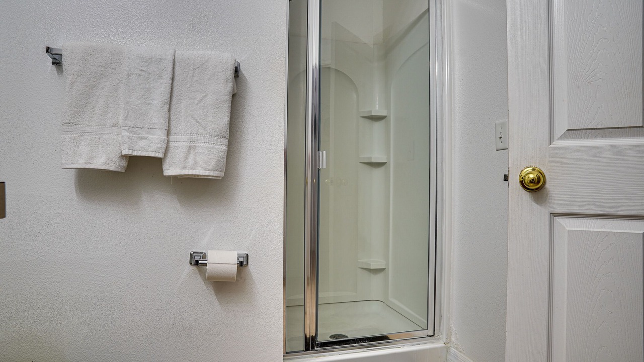 Photo of Bathroom in Crestwynd Bay