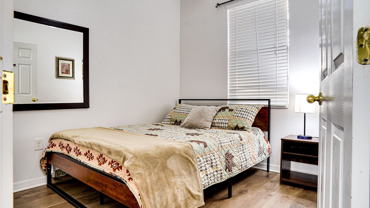 Photo of Bedroom in Crestwynd Bay