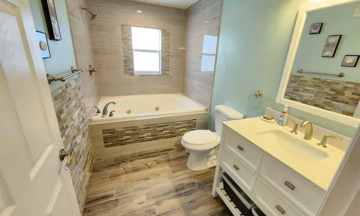 Photo of Bathroom in Lutz