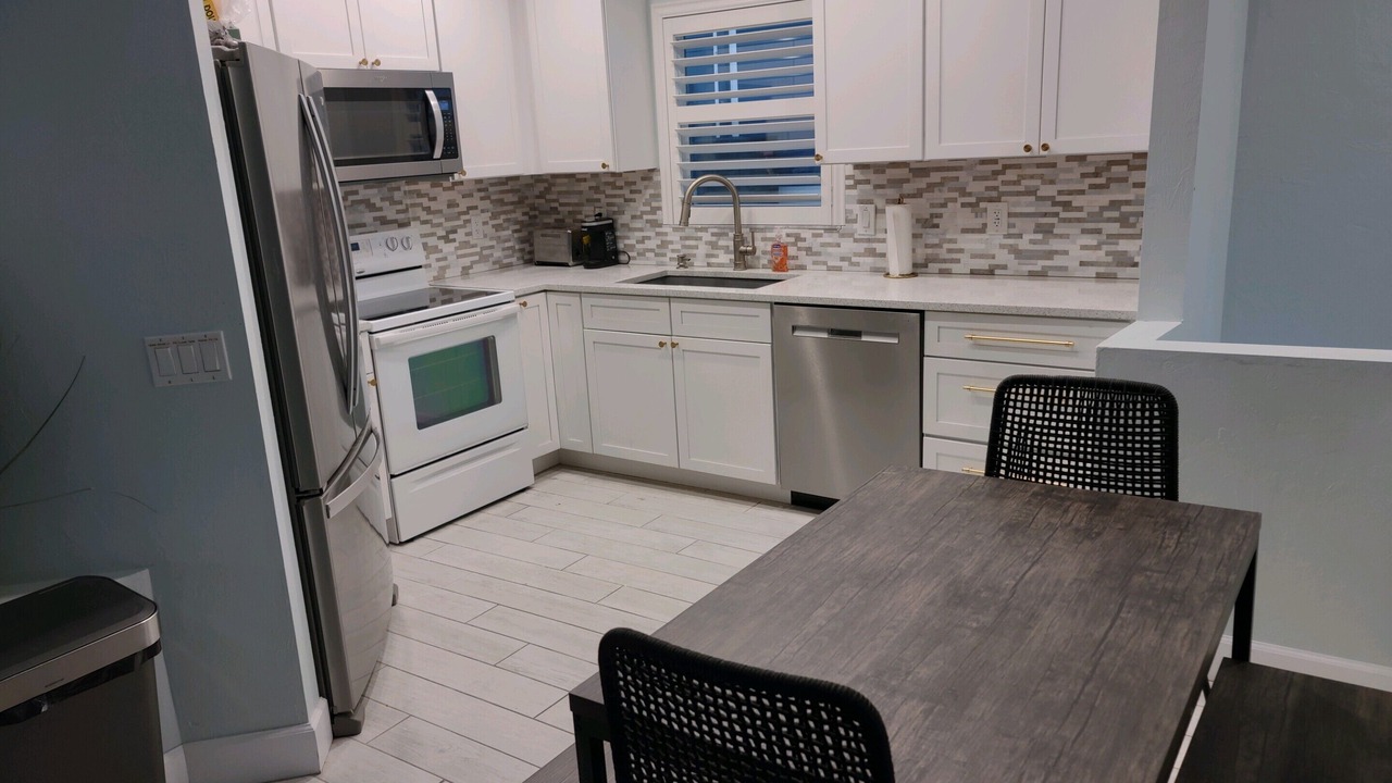 Photo of Kitchen in Mid Island