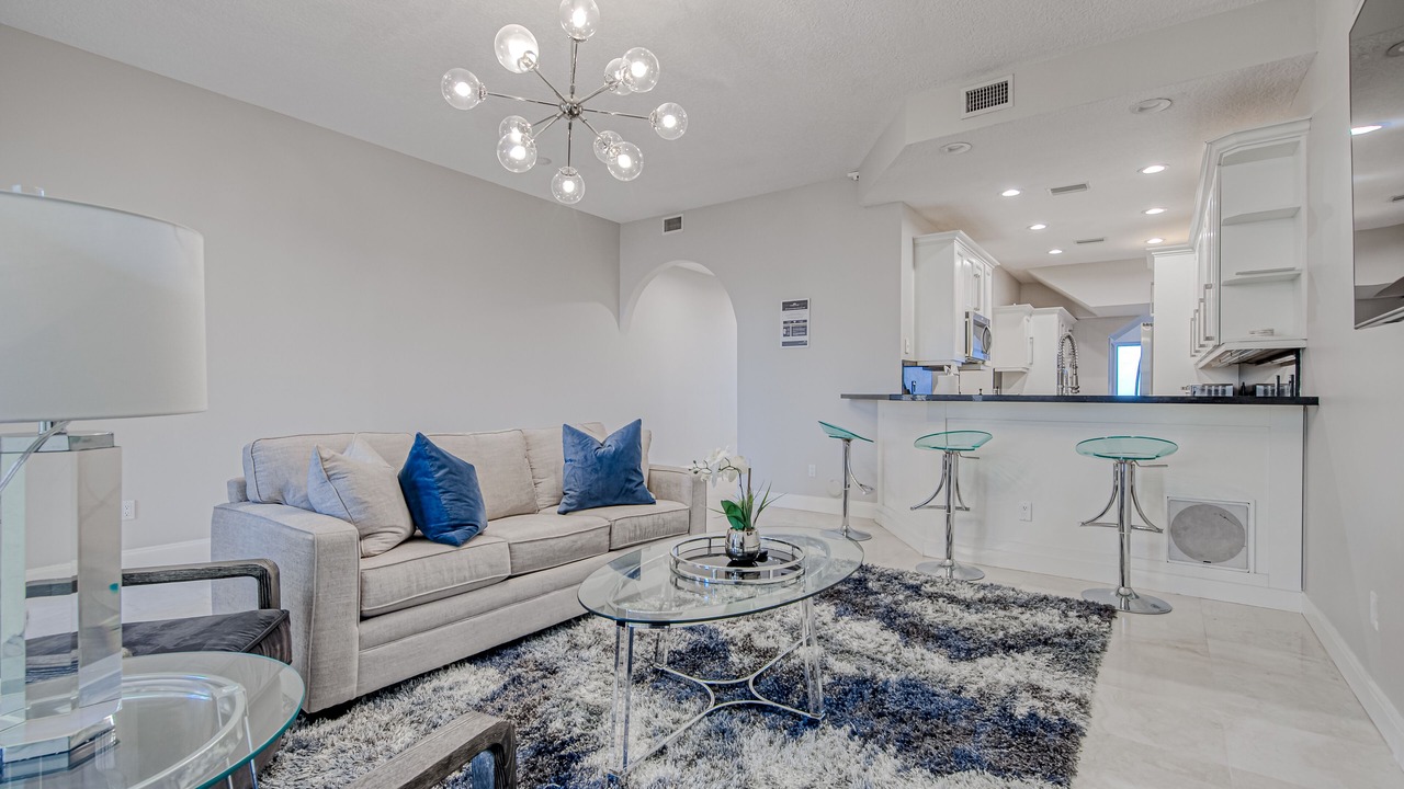 Photo of Livingroom in Highland Beach