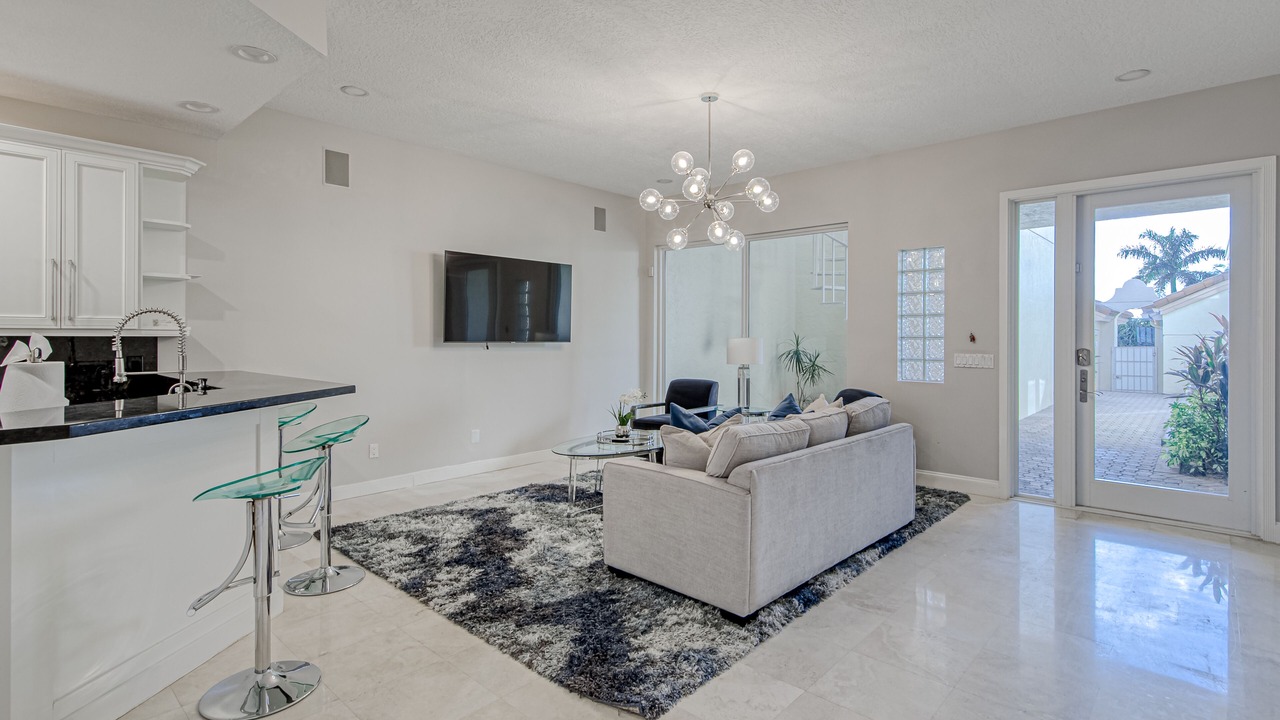 Photo of Livingroom in Highland Beach