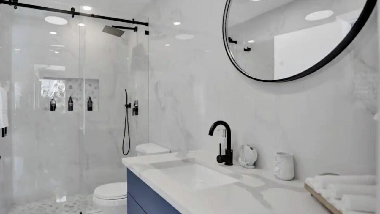 Photo of Bathroom in Hollywood Hills