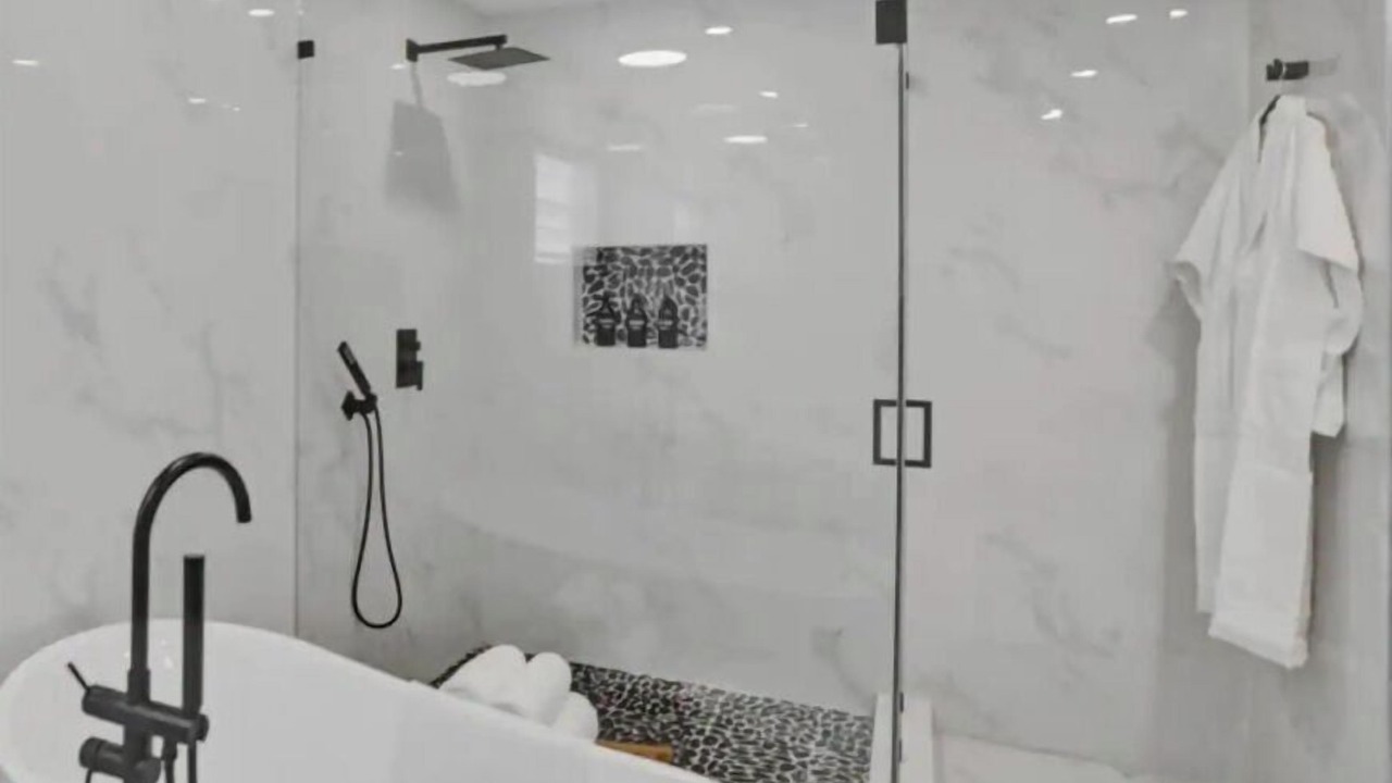 Photo of Bathroom in Hollywood Hills