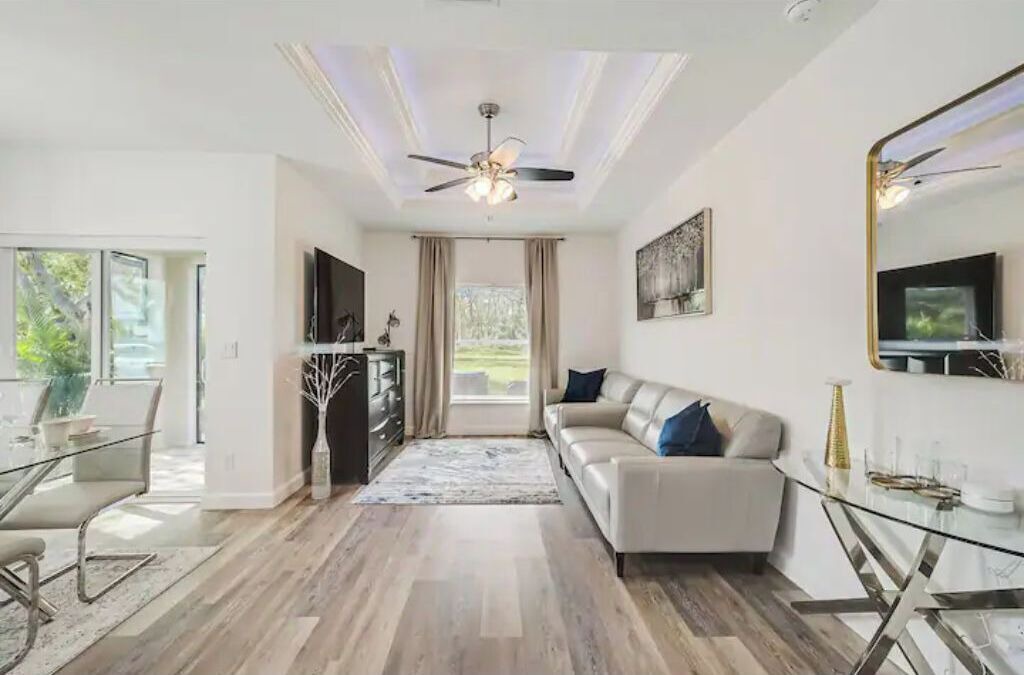 Photo of Livingroom in Oakland Hills