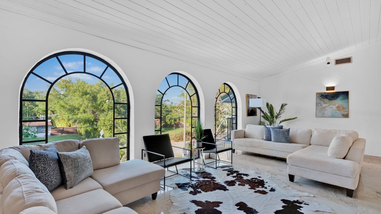 Photo of Livingroom in West Little Havana