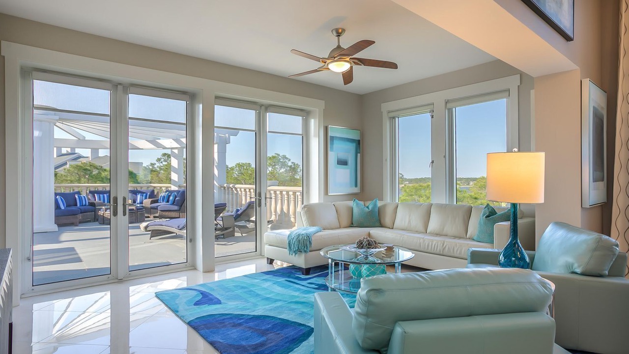Photo of Livingroom in Baytowne Wharf