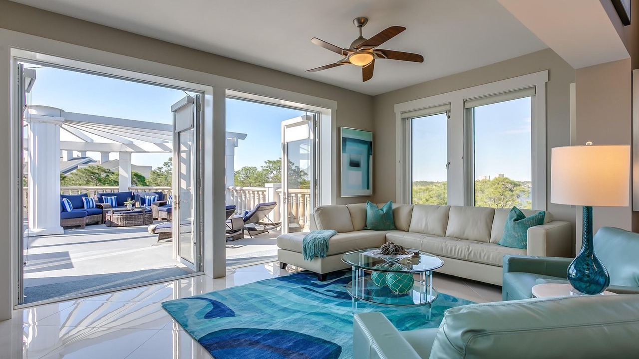 Photo of Livingroom in Baytowne Wharf