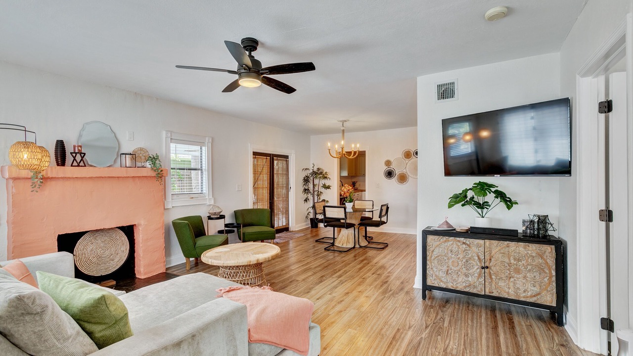 Photo of Livingroom in Parker Ridge