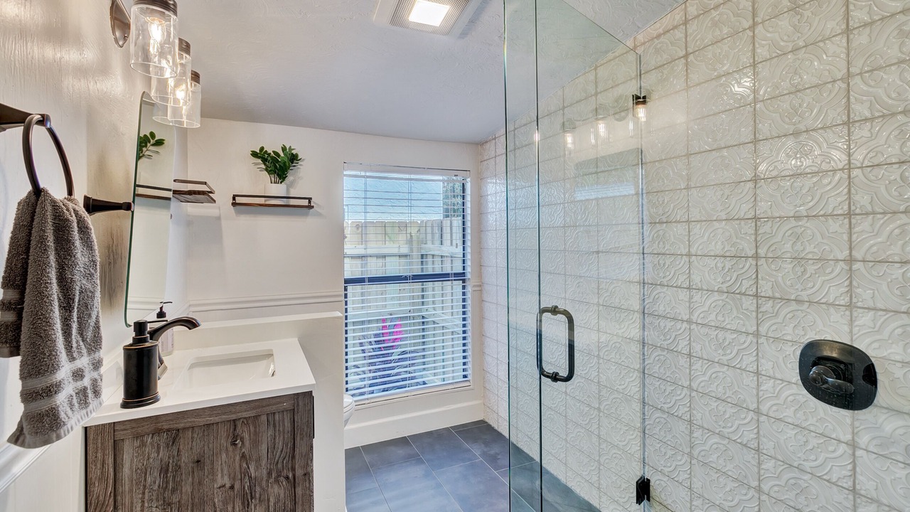 Photo of Bathroom in Parker Ridge